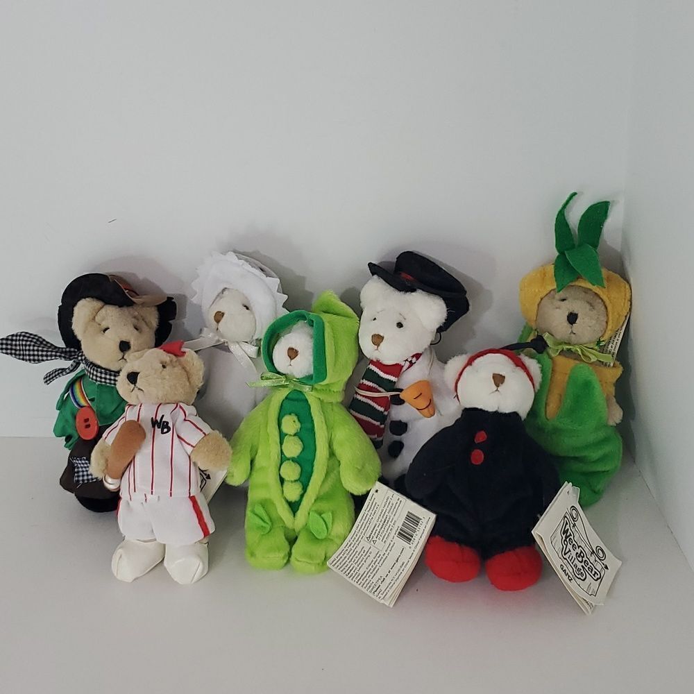 GANZ Wee Bear Village Set of 7 Collectible Bears Vintage